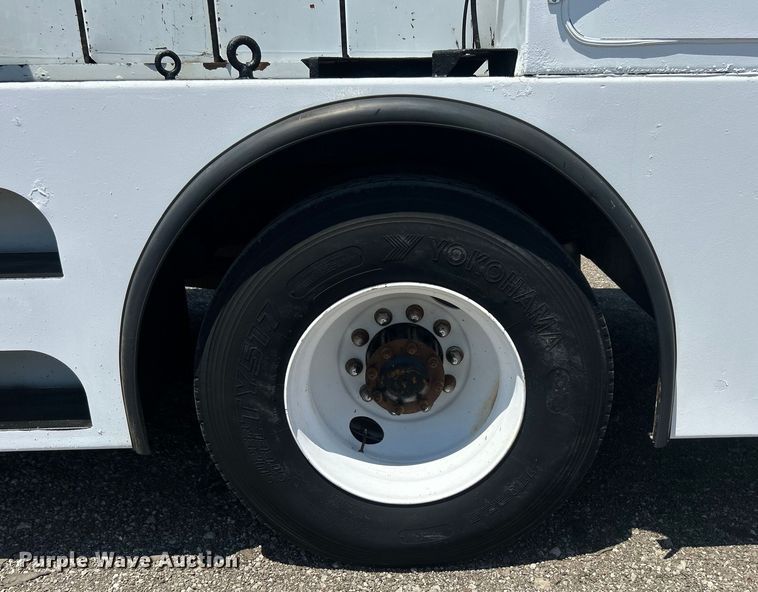 image for item EG0768 2006 Freightliner  Business Class M2 fuel / lube truck