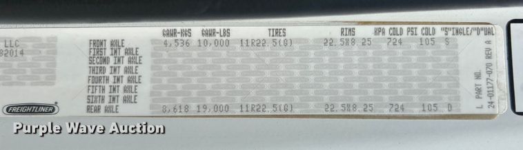 image for item EG0768 2006 Freightliner  Business Class M2 fuel / lube truck