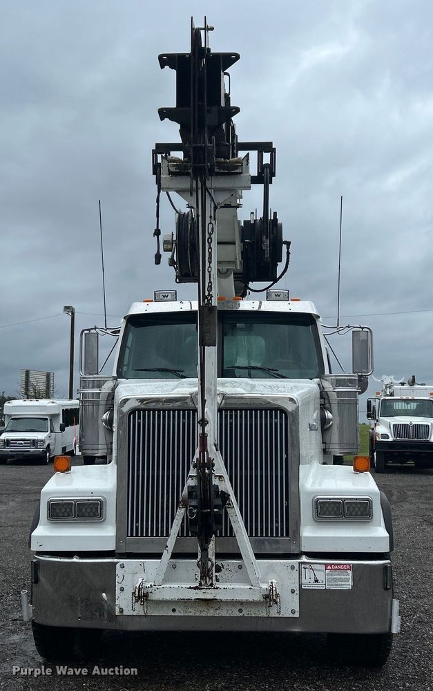 image for item EG0832 2012 Western Star crane truck