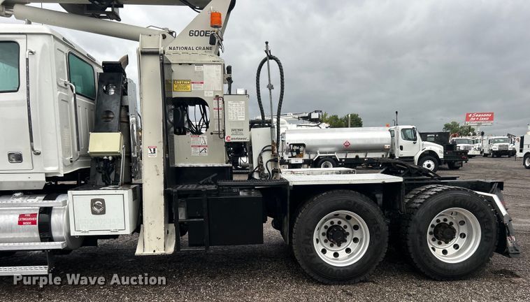 image for item EG0832 2012 Western Star crane truck