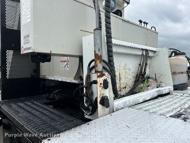 image for item EG0832 2012 Western Star crane truck