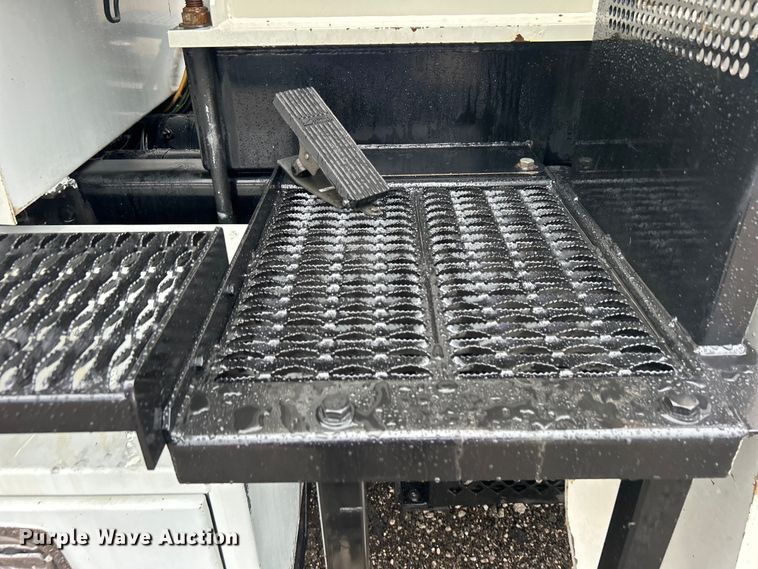 image for item EG0832 2012 Western Star crane truck