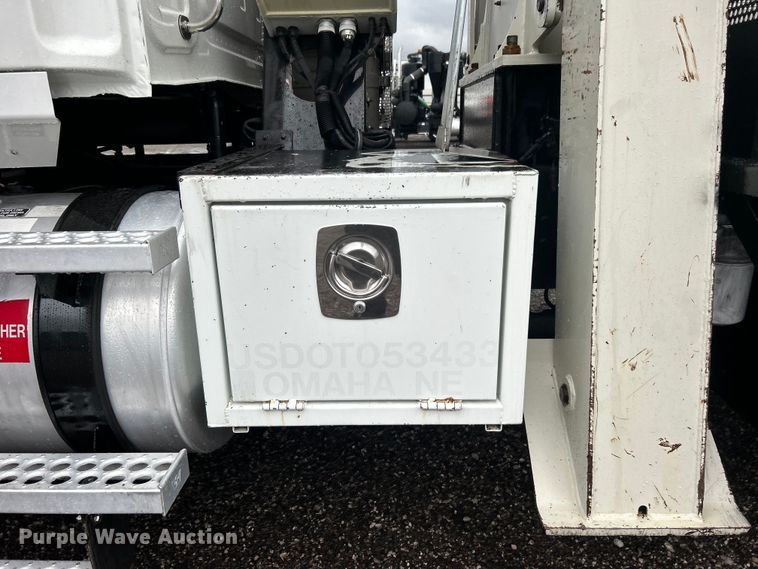 image for item EG0832 2012 Western Star crane truck