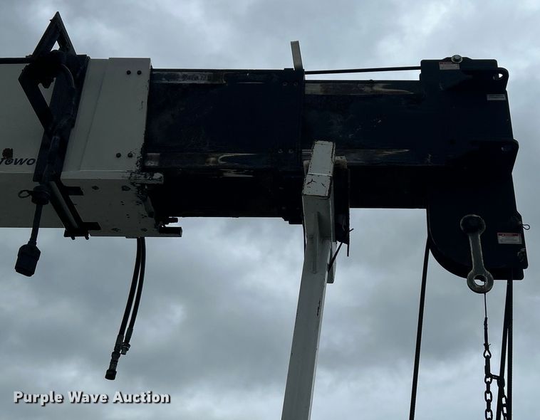 image for item EG0832 2012 Western Star crane truck