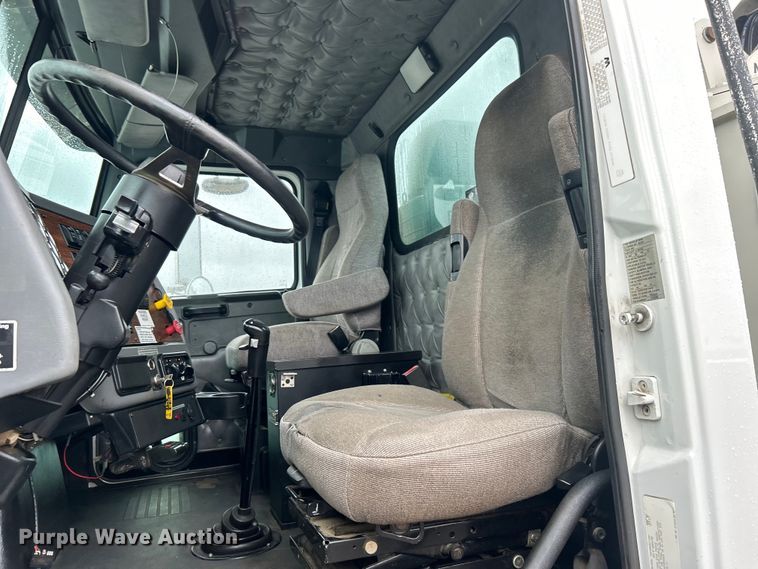 image for item EG0832 2012 Western Star crane truck