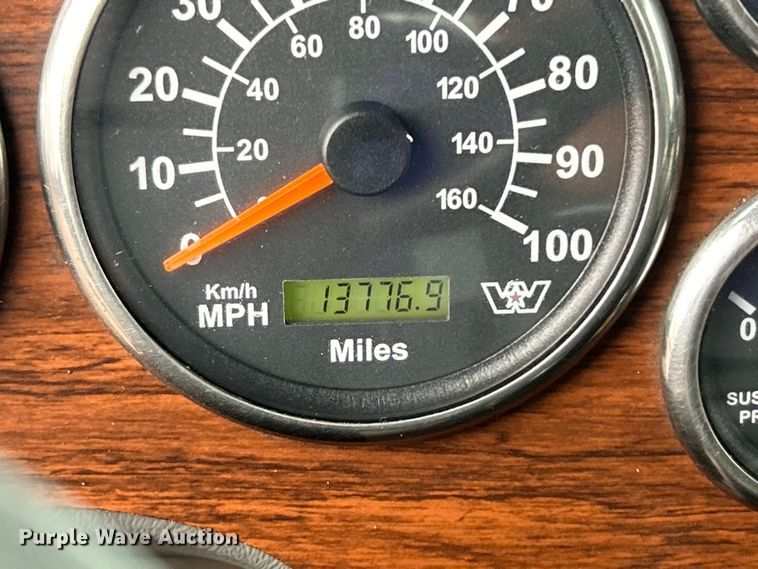 image for item EG0832 2012 Western Star crane truck