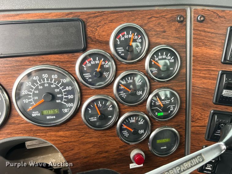 image for item EG0832 2012 Western Star crane truck