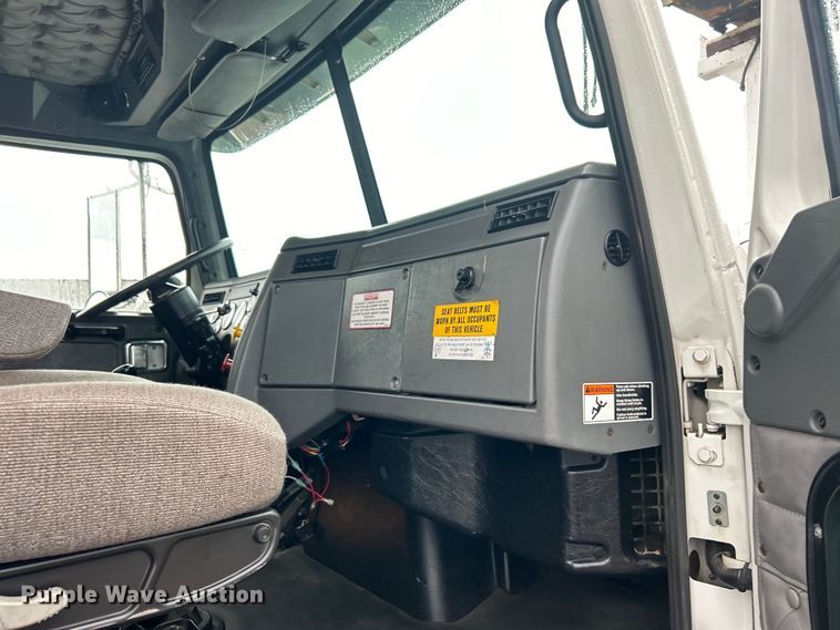 image for item EG0832 2012 Western Star crane truck