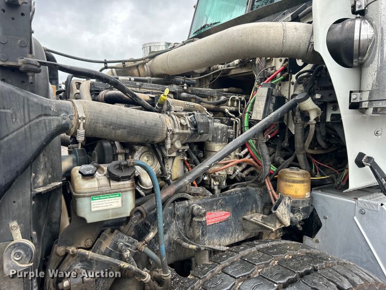 image for item EG0832 2012 Western Star crane truck