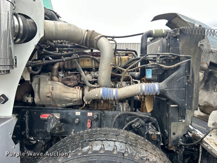 image for item EG0832 2012 Western Star crane truck