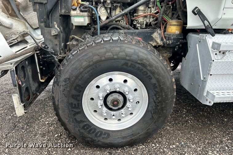 image for item EG0832 2012 Western Star crane truck