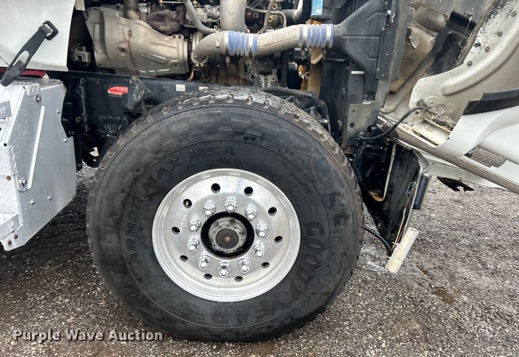 image for item EG0832 2012 Western Star crane truck