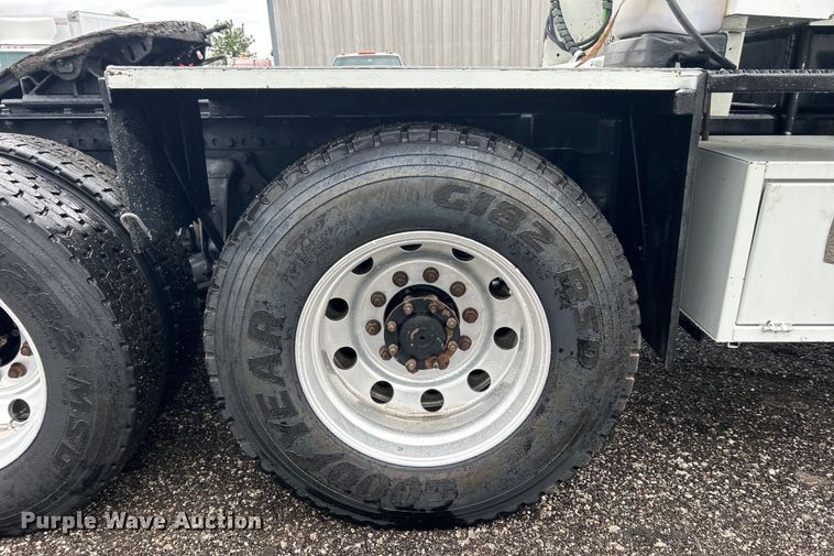 image for item EG0832 2012 Western Star crane truck