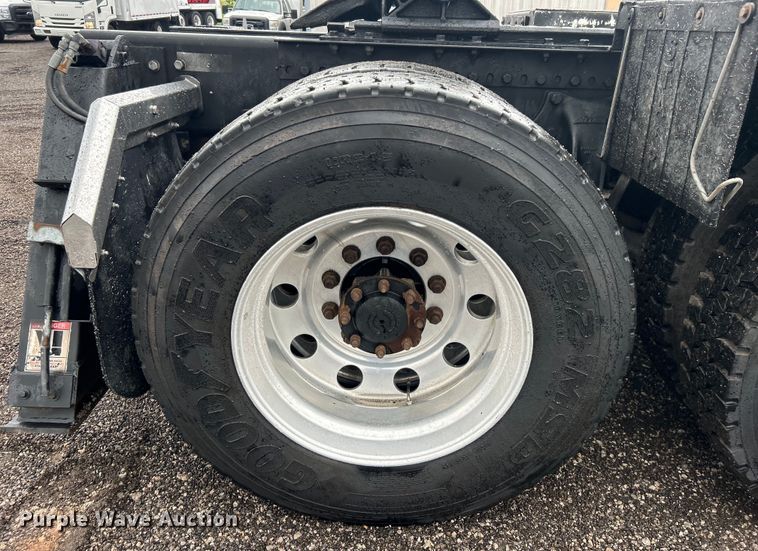 image for item EG0832 2012 Western Star crane truck