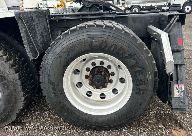 image for item EG0832 2012 Western Star crane truck