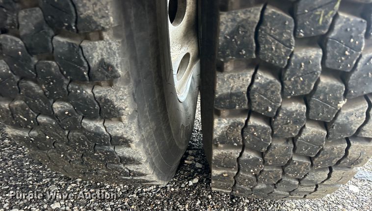 image for item EG0832 2012 Western Star crane truck