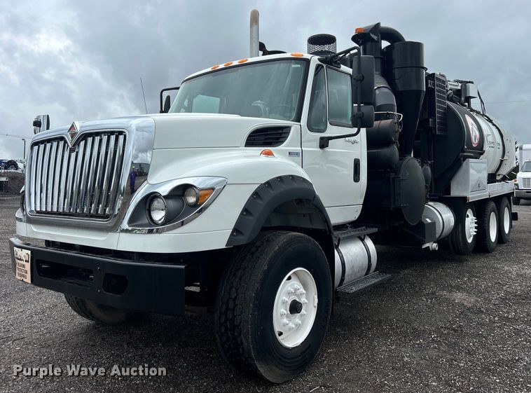 image for item EG0835 2012 International  7600 vacuum truck