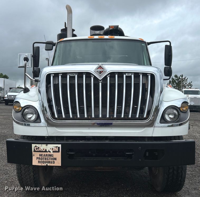 image for item EG0835 2012 International  7600 vacuum truck