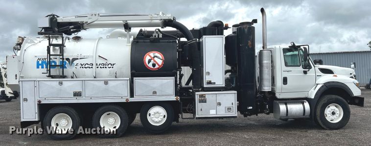 image for item EG0835 2012 International  7600 vacuum truck