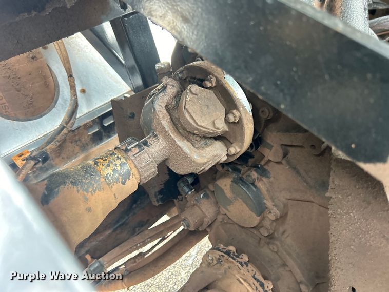 image for item EG0835 2012 International  7600 vacuum truck