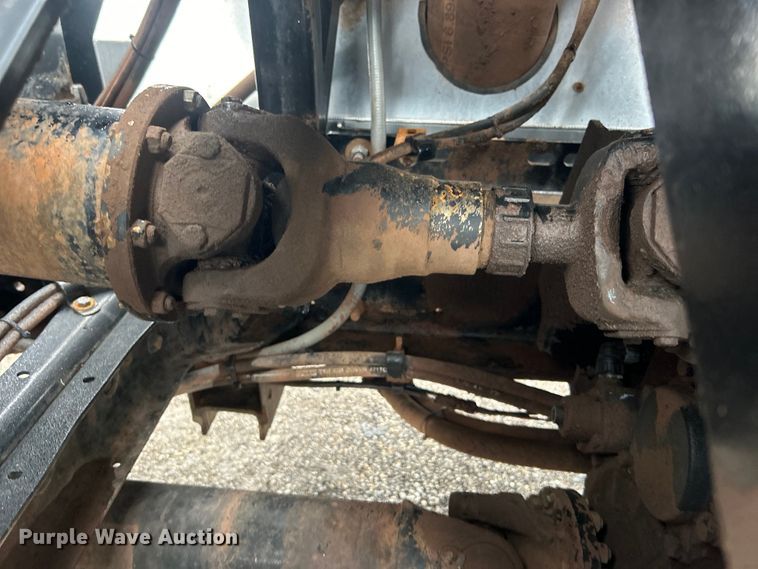 image for item EG0835 2012 International  7600 vacuum truck
