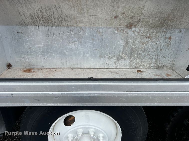 image for item EG0835 2012 International  7600 vacuum truck