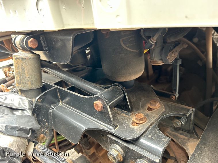 image for item EG0835 2012 International  7600 vacuum truck