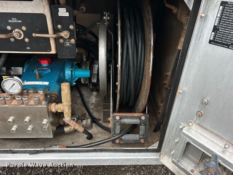 image for item EG0835 2012 International  7600 vacuum truck