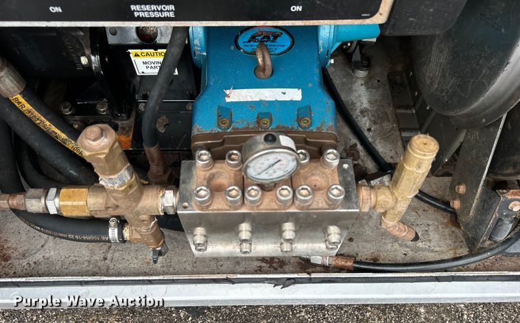 image for item EG0835 2012 International  7600 vacuum truck