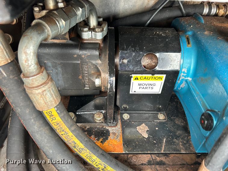 image for item EG0835 2012 International  7600 vacuum truck