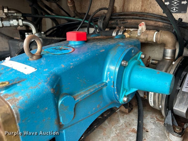 image for item EG0835 2012 International  7600 vacuum truck