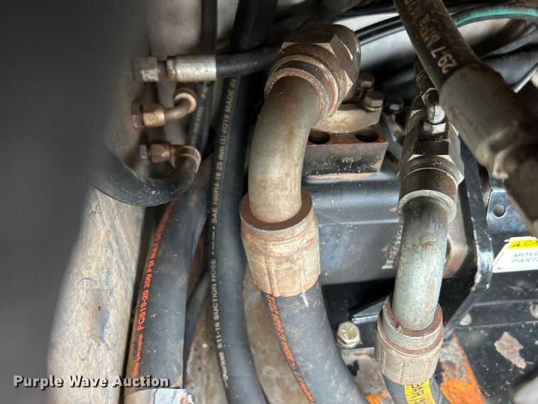 image for item EG0835 2012 International  7600 vacuum truck