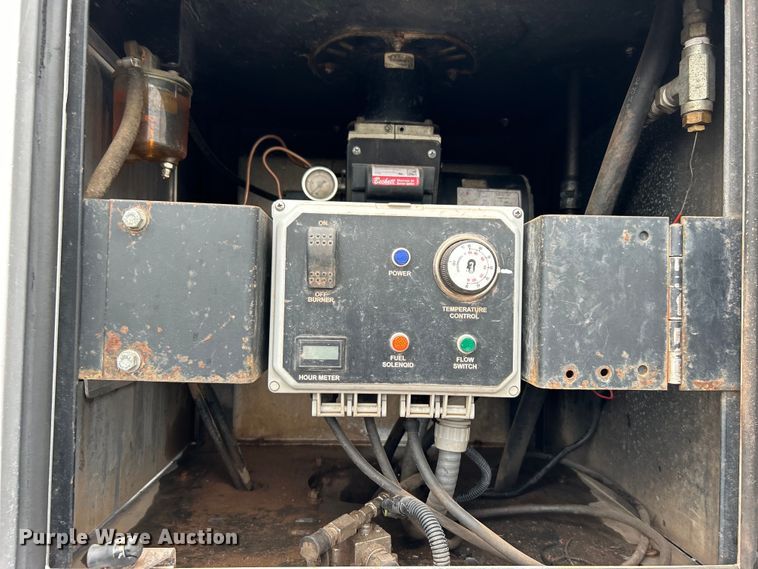image for item EG0835 2012 International  7600 vacuum truck