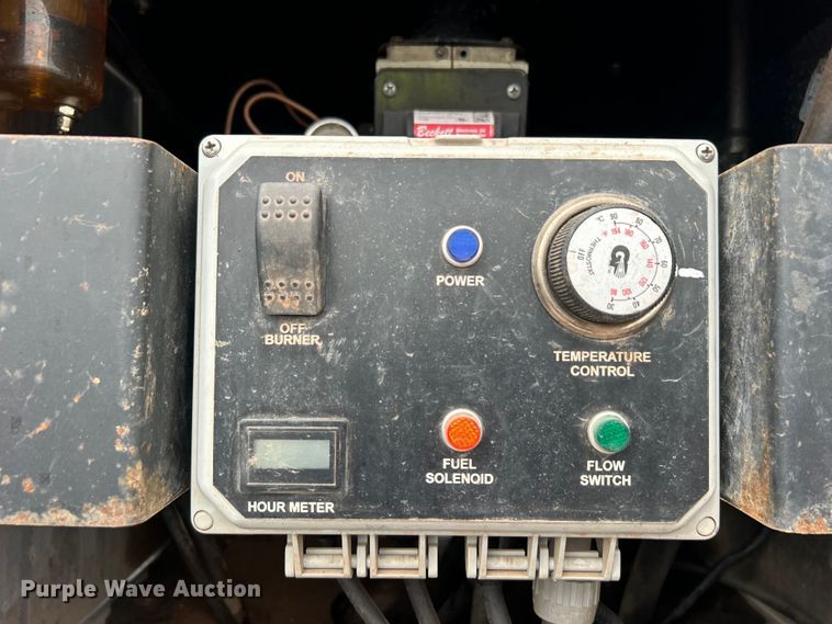image for item EG0835 2012 International  7600 vacuum truck