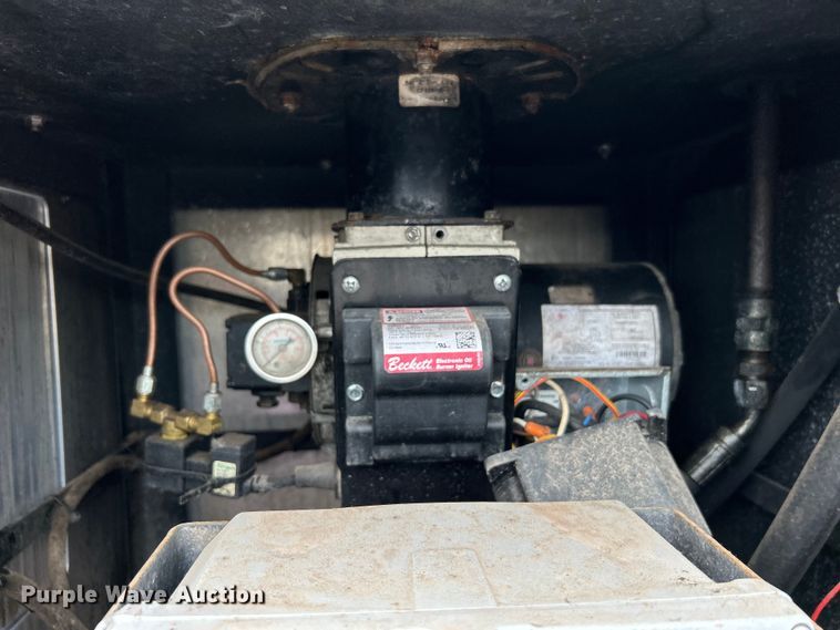 image for item EG0835 2012 International  7600 vacuum truck