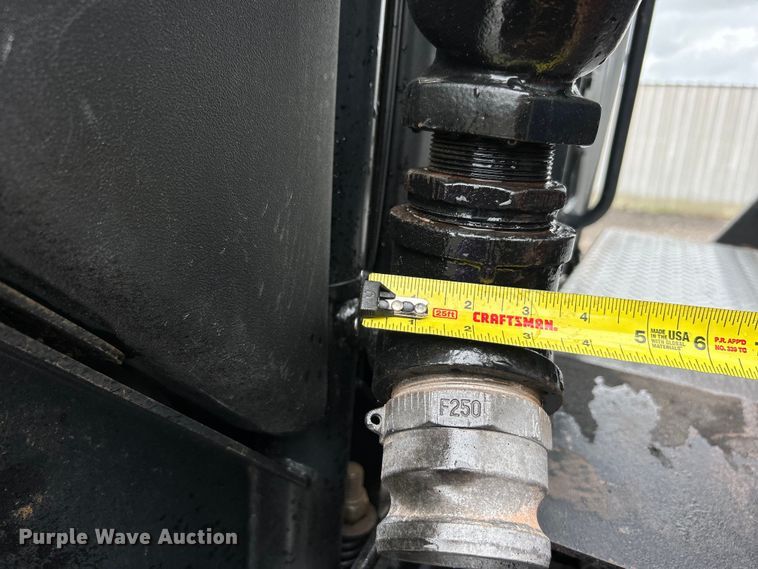 image for item EG0835 2012 International  7600 vacuum truck