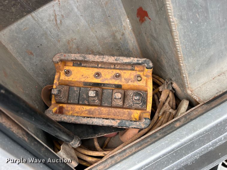 image for item EG0835 2012 International  7600 vacuum truck