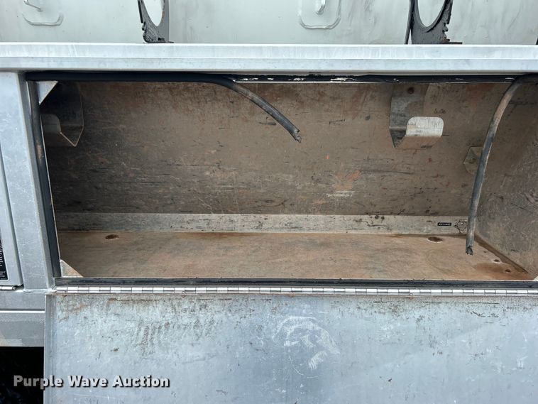 image for item EG0835 2012 International  7600 vacuum truck