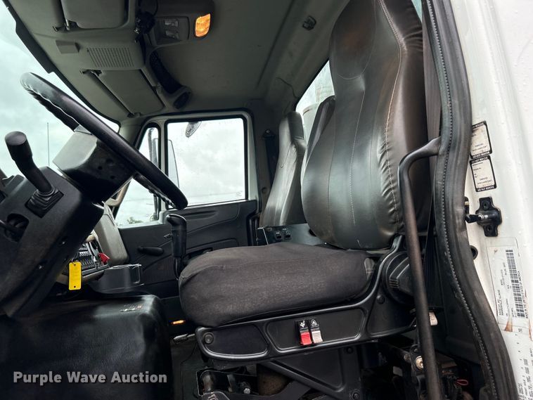 image for item EG0835 2012 International  7600 vacuum truck