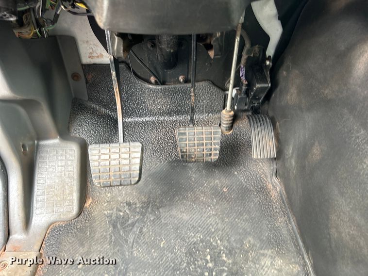 image for item EG0835 2012 International  7600 vacuum truck