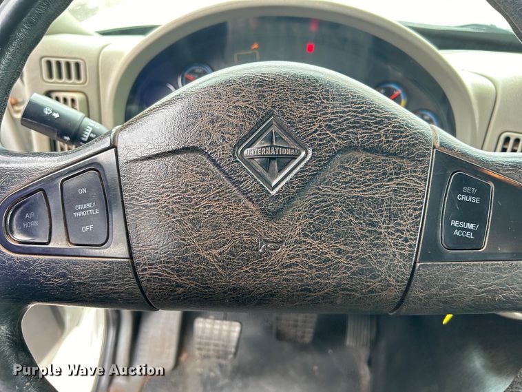 image for item EG0835 2012 International  7600 vacuum truck