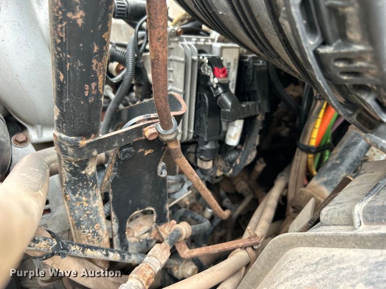 image for item EG0835 2012 International  7600 vacuum truck