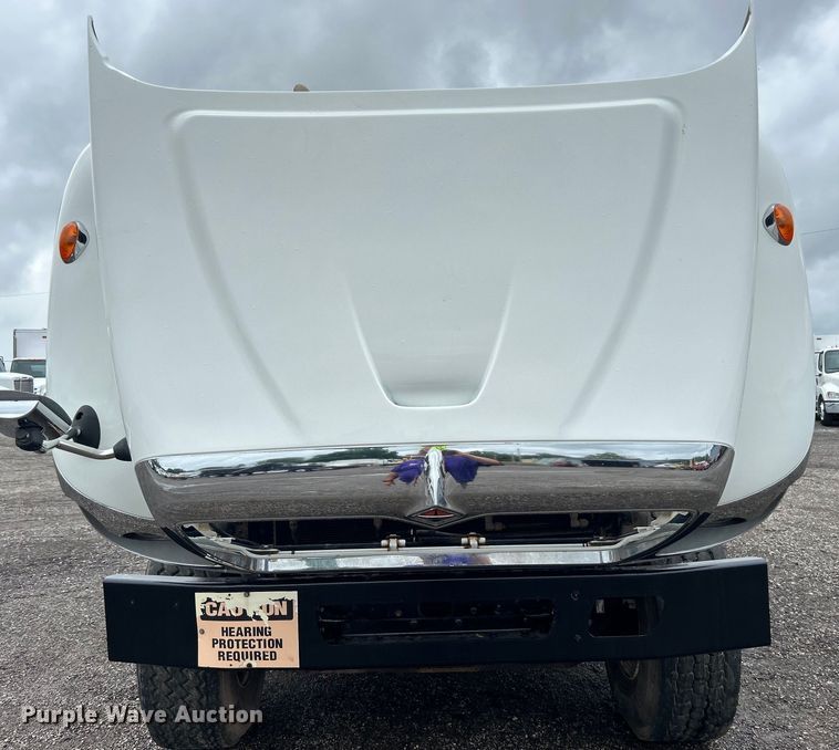 image for item EG0835 2012 International  7600 vacuum truck