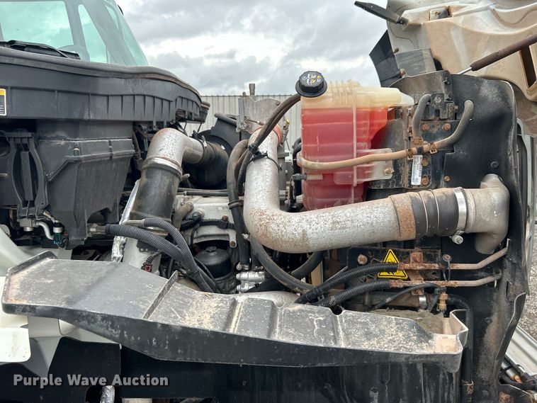 image for item EG0835 2012 International  7600 vacuum truck
