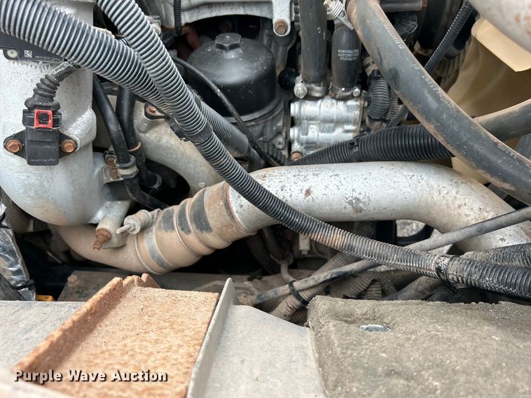 image for item EG0835 2012 International  7600 vacuum truck