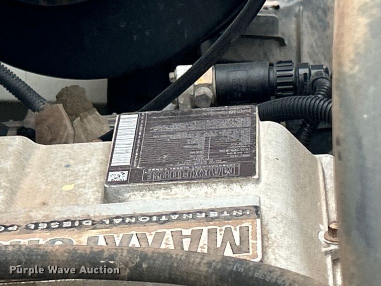 image for item EG0835 2012 International  7600 vacuum truck