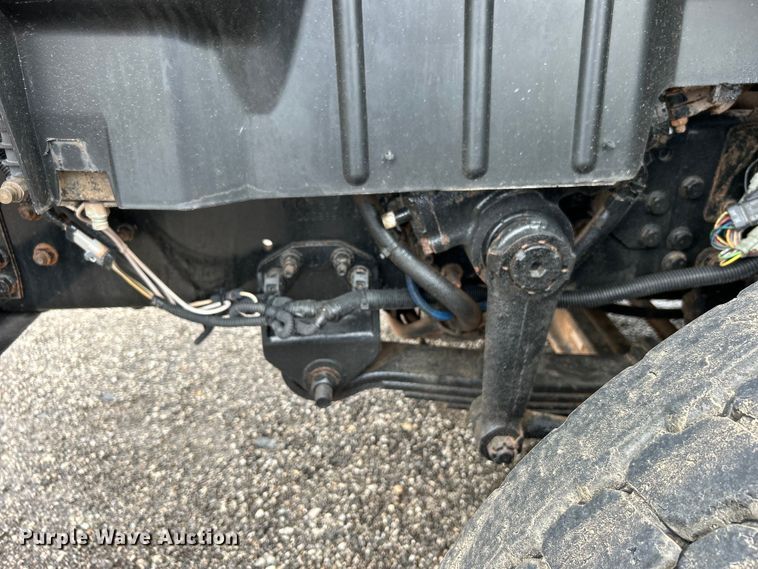 image for item EG0835 2012 International  7600 vacuum truck