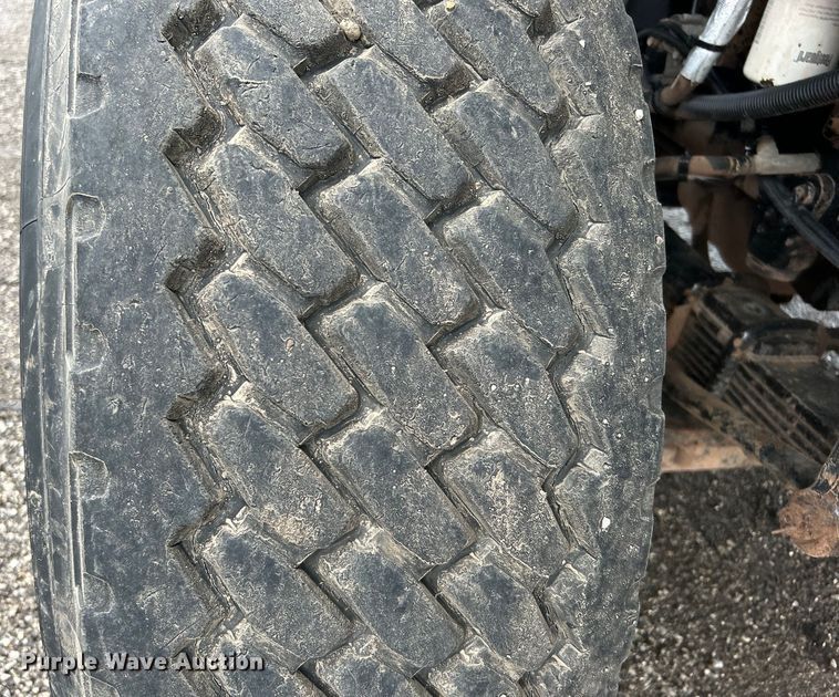 image for item EG0835 2012 International  7600 vacuum truck