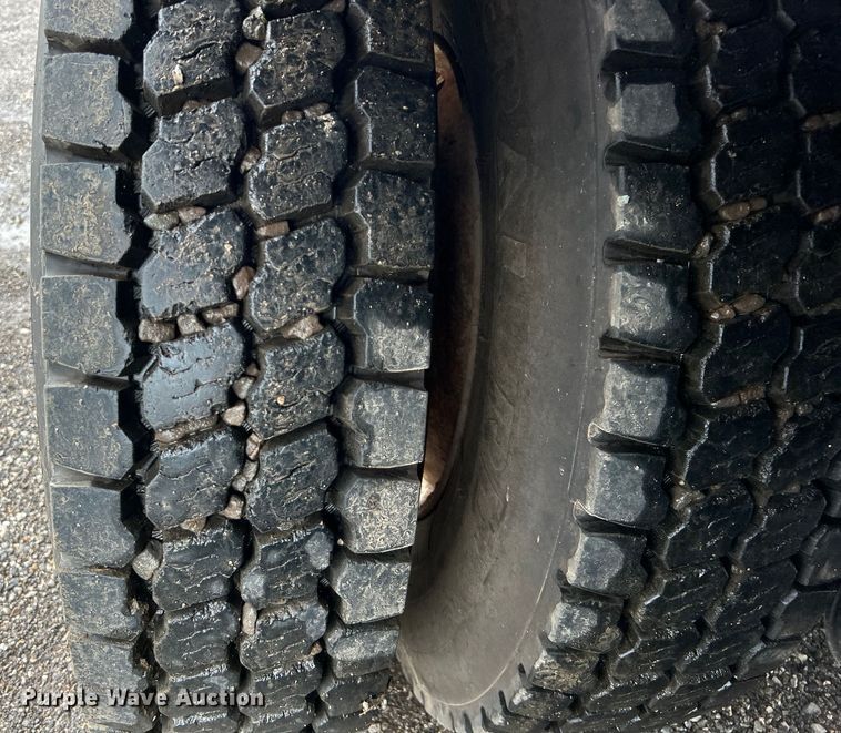 image for item EG0835 2012 International  7600 vacuum truck