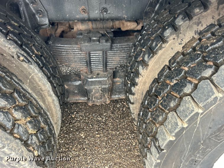 image for item EG0835 2012 International  7600 vacuum truck
